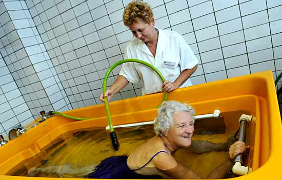 Wohltuendes Mineralbad in einer Kurklinik in Ungarn